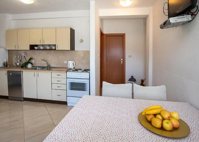 شقة Bartulovici Iv بلاتشي